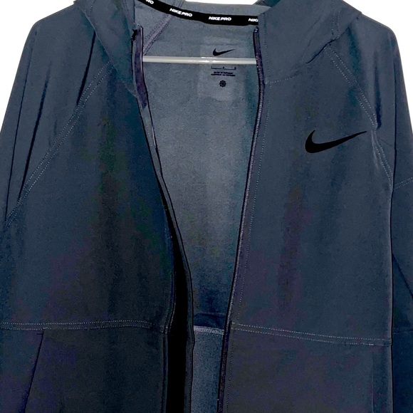 NEW Nike Pro Windbreaker Jacket - Picture 1 of 3